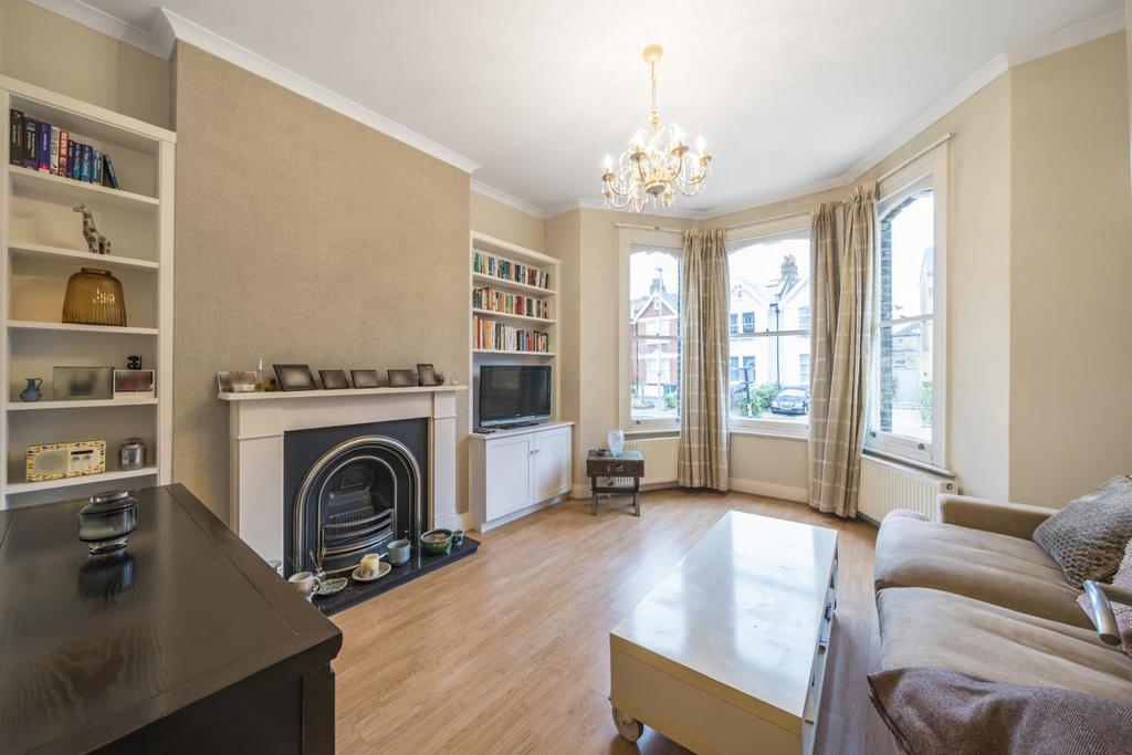 Old Devonshire Road, Balham 1 bed flat for sale £415,000