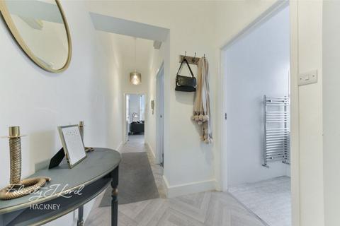Flat 1, 115 Downs Road, London, E5 8DA