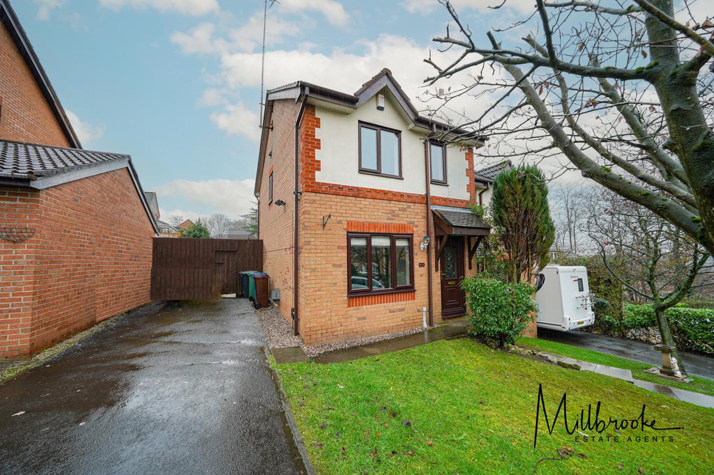 Maesbrook Drive, Tyldesley... 3 bed semidetached house £1,000 pcm (£231 pw)