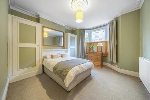 2 bedroom flat for sale - Warriner Gardens, Battersea