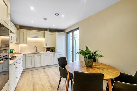 2 bedroom flat for sale - 30 Queens Road, Weybridge, Surrey, KT13