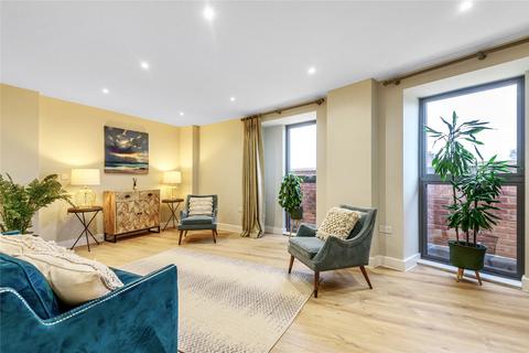 2 bedroom flat for sale - 30 Queens Road, Weybridge, Surrey, KT13