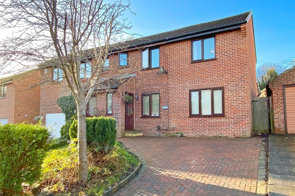 Norwood Grove, Harrogate 3 bed semidetached house for sale £295,000