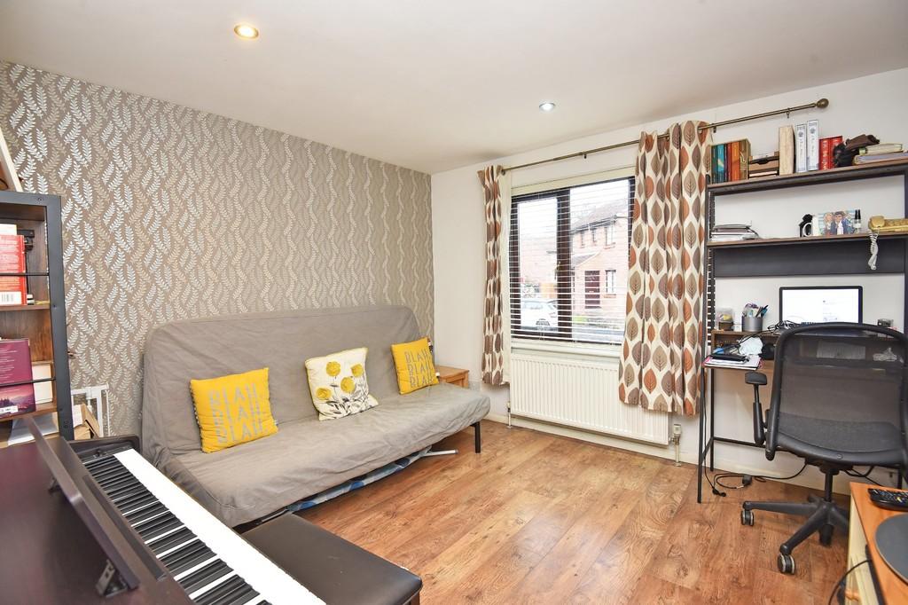 Norwood Grove, Harrogate 3 bed semidetached house for sale £295,000