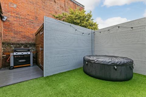2 Highcliffe Road, Winchester, SO23 0JE