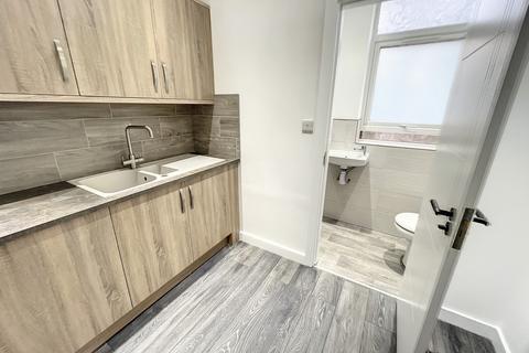484 Blackburn Road, Darwen, BB3 0AJ