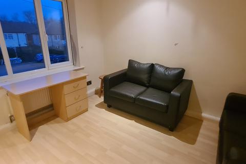 1 bedroom flat to rent, Delph Court, Leeds