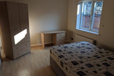 1 bedroom flat to rent, Delph Court, Leeds