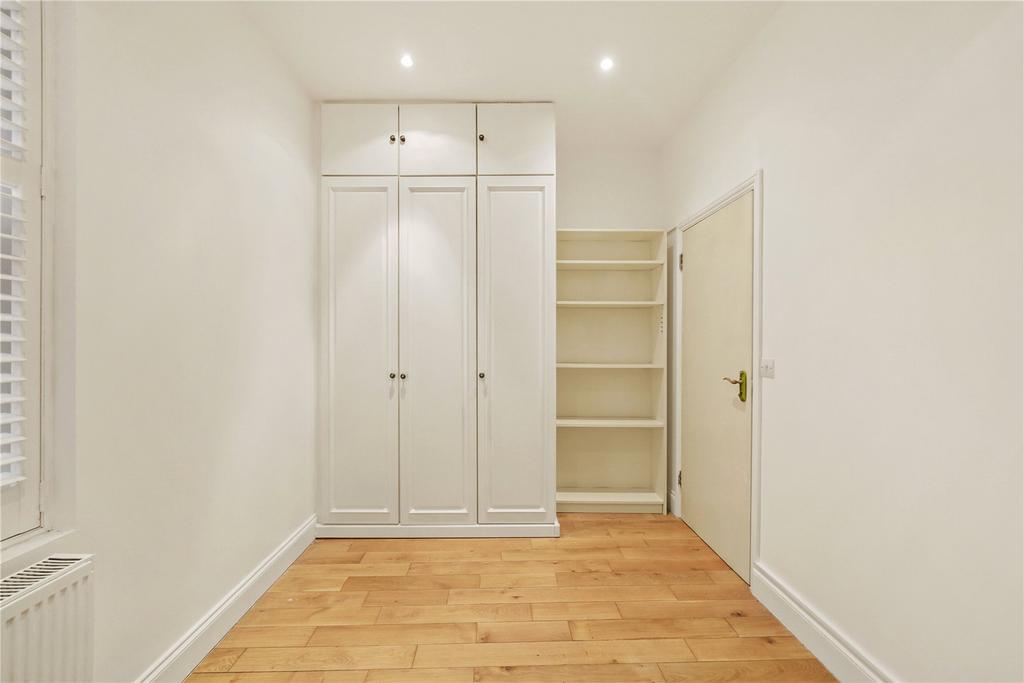 Apartment in London - View 5