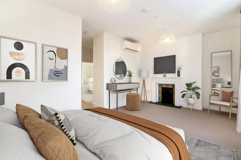 4 bedroom maisonette to rent, Henniker Mews, Chelsea, London