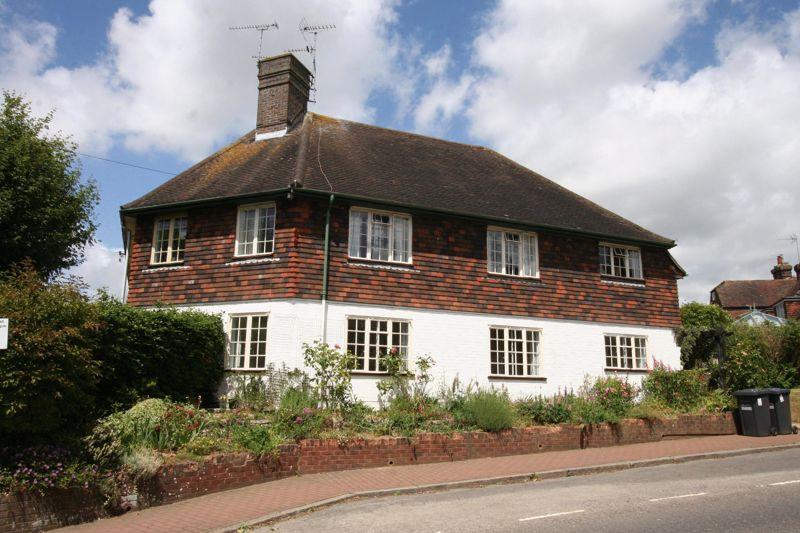 South Street, Cuckfield 2 bed apartment £285,000