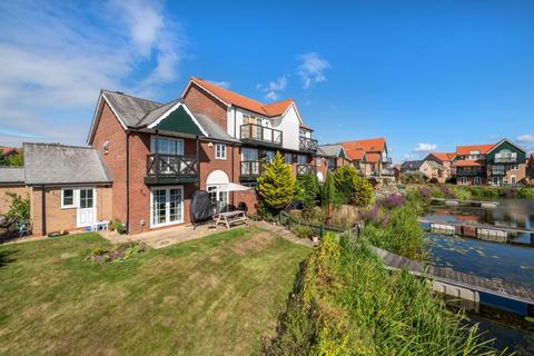 6 Marine Approach, Burton Waters