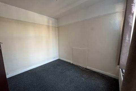 3 bedroom apartment to rent, Fore Street, Edmonton N9