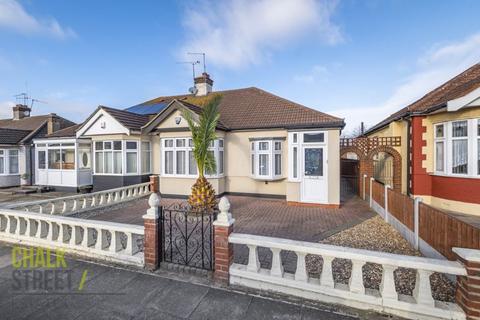 54 Randall Drive, Hornchurch, RM12 6TA