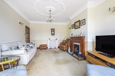 54 Randall Drive, Hornchurch, RM12 6TA