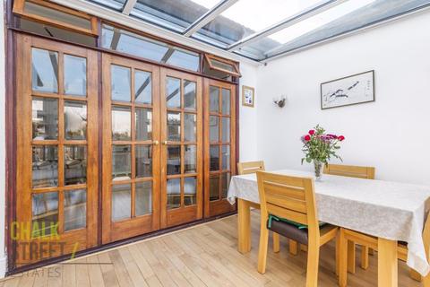 54 Randall Drive, Hornchurch, RM12 6TA