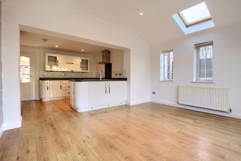 Baldoon Sands, Acklam 3 bed semidetached house £925 pcm (£213 pw)