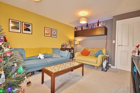 6 Kestrel Crescent, Witney, OX28 6NX