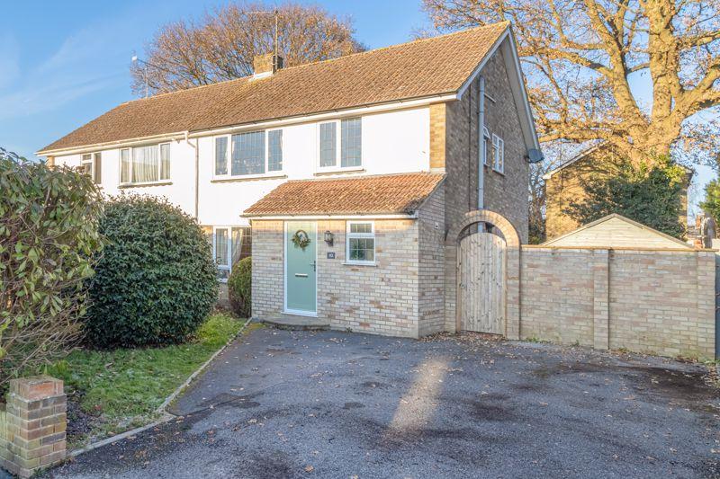 Potters Croft, Horsham 3 bed semidetached house for sale £550,000