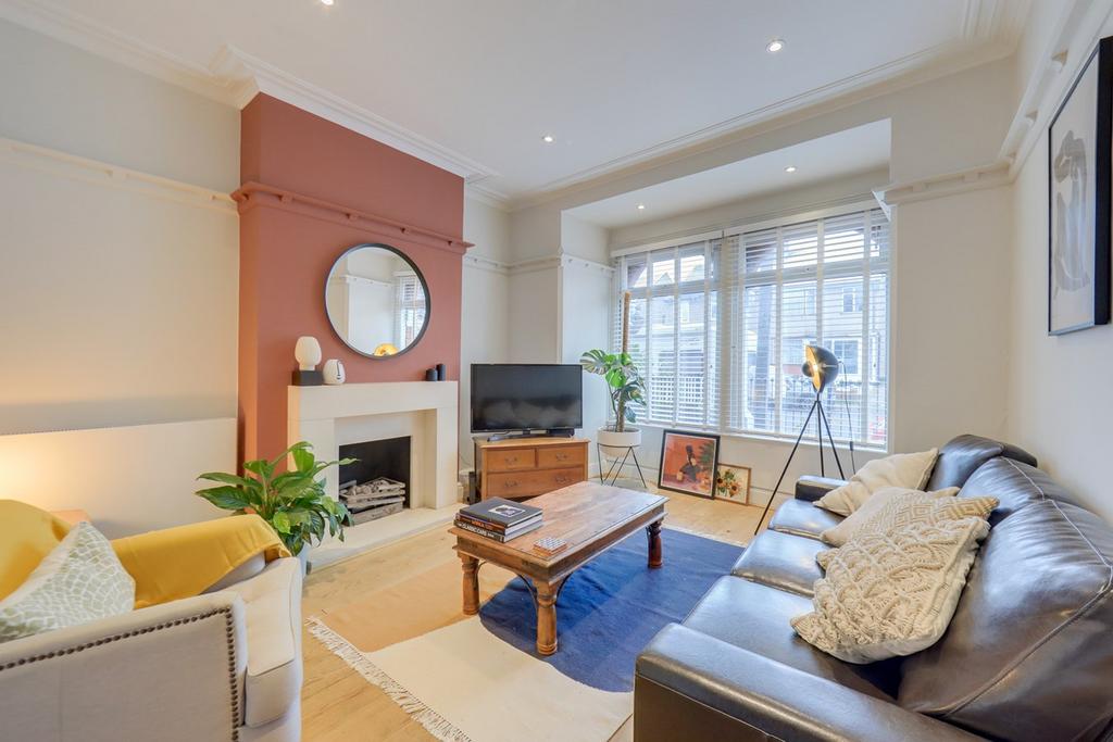 Verdant Lane, Catford, London, SE6 3 bed terraced house £725,000