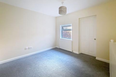 2 bedroom flat to rent, Liverpool Road, Stoke-on-Trent, ST4 1AR