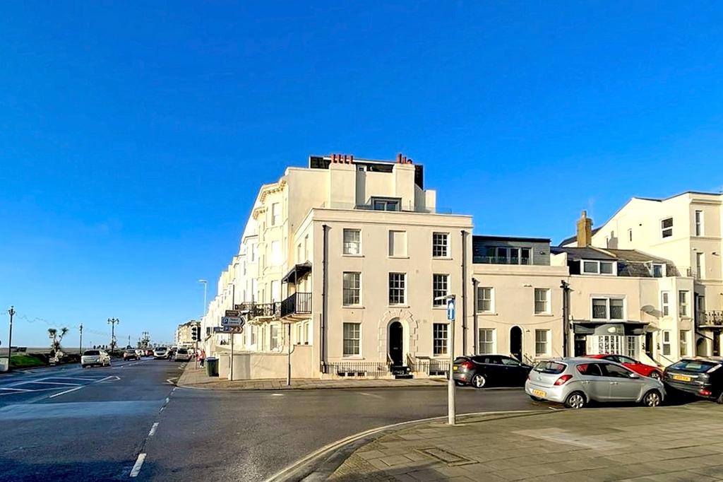West Buildings, Worthing, West Sussex 1 bed apartment £175,000