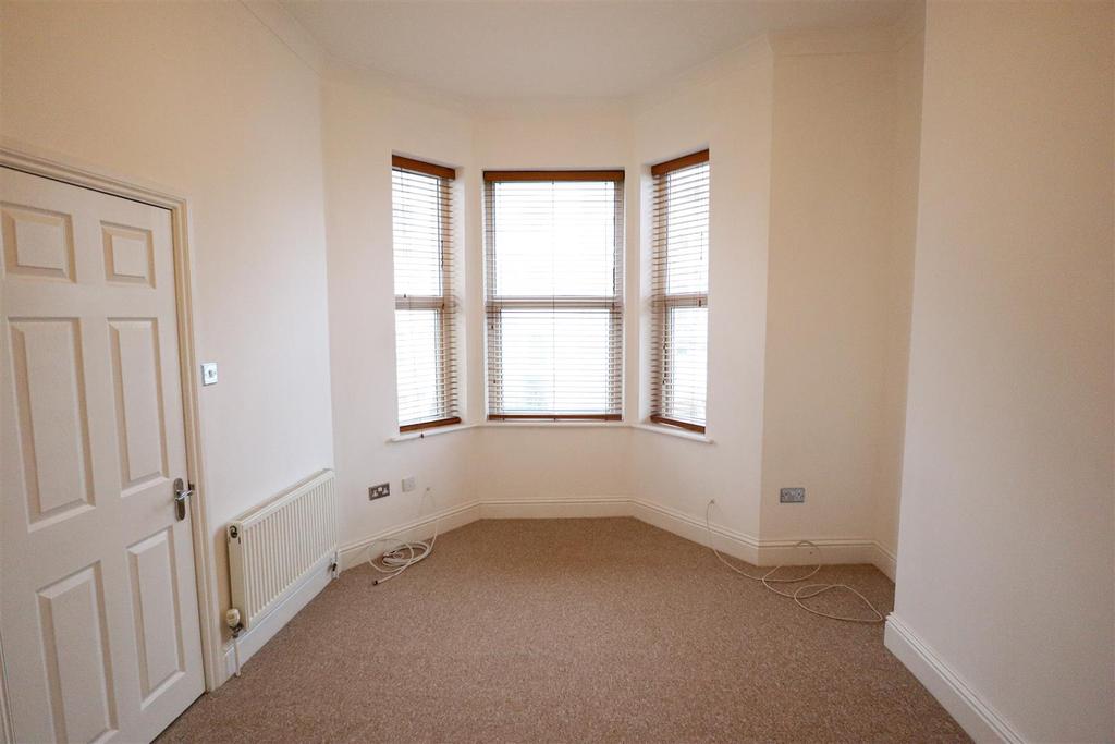 Southwater Road, St. LeonardsOnSea 1 bed flat £775 pcm (£179 pw)