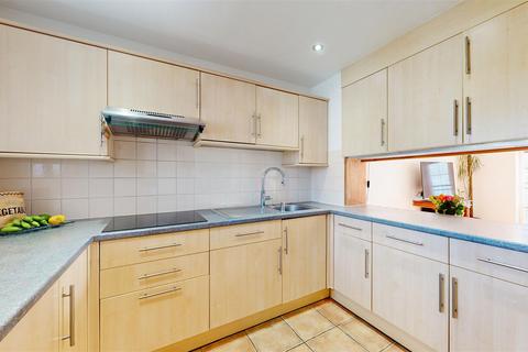 12 Ullswater Close, Bromley, BR1 4JF
