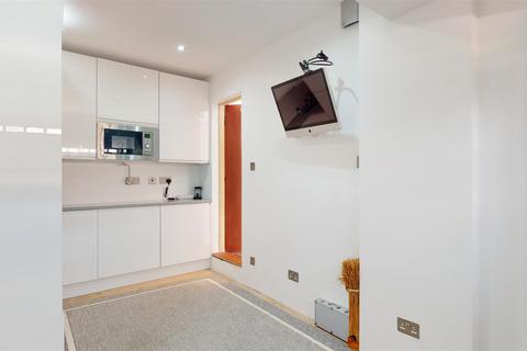 12 Ullswater Close, Bromley, BR1 4JF