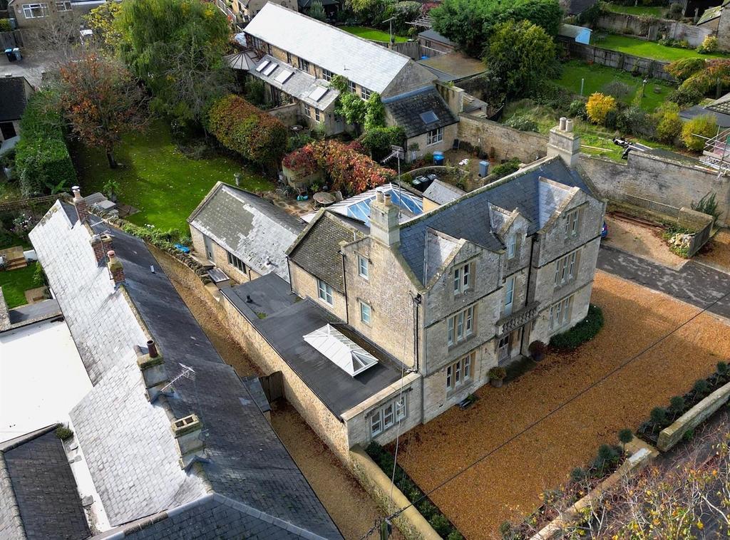 Shipton Road, Milton Under Wychwood 7 bed detached house £1,850,000