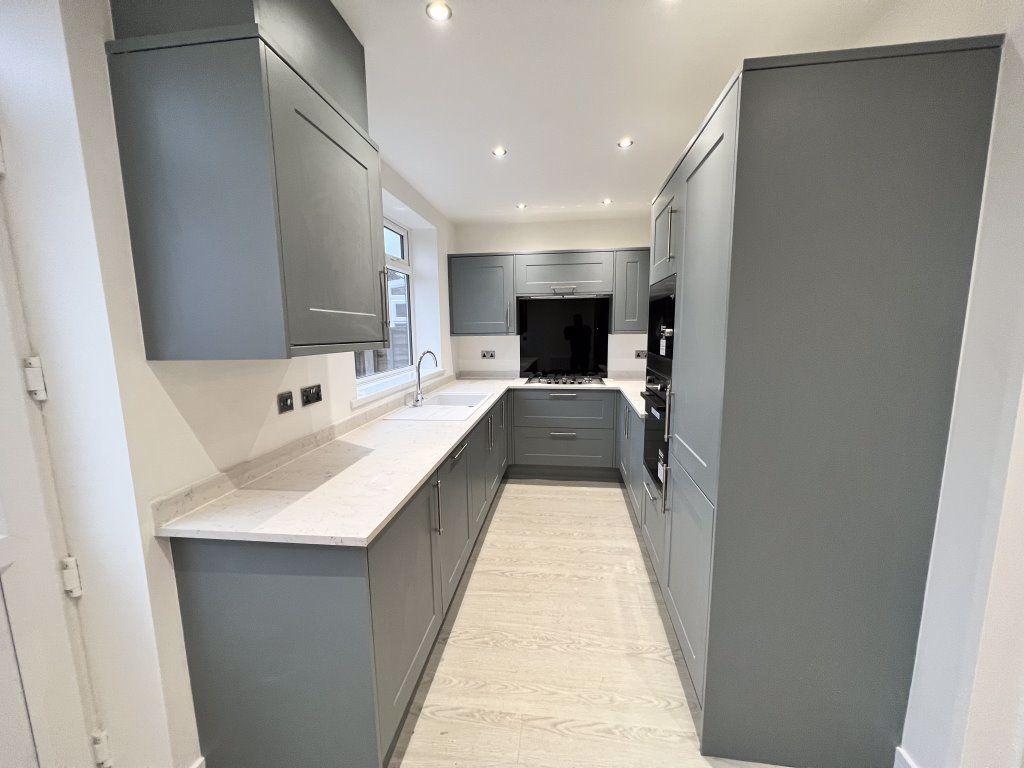 Mill Hill Lane, Pontefract, WF8 3 bed terraced house £850 pcm (£196 pw)