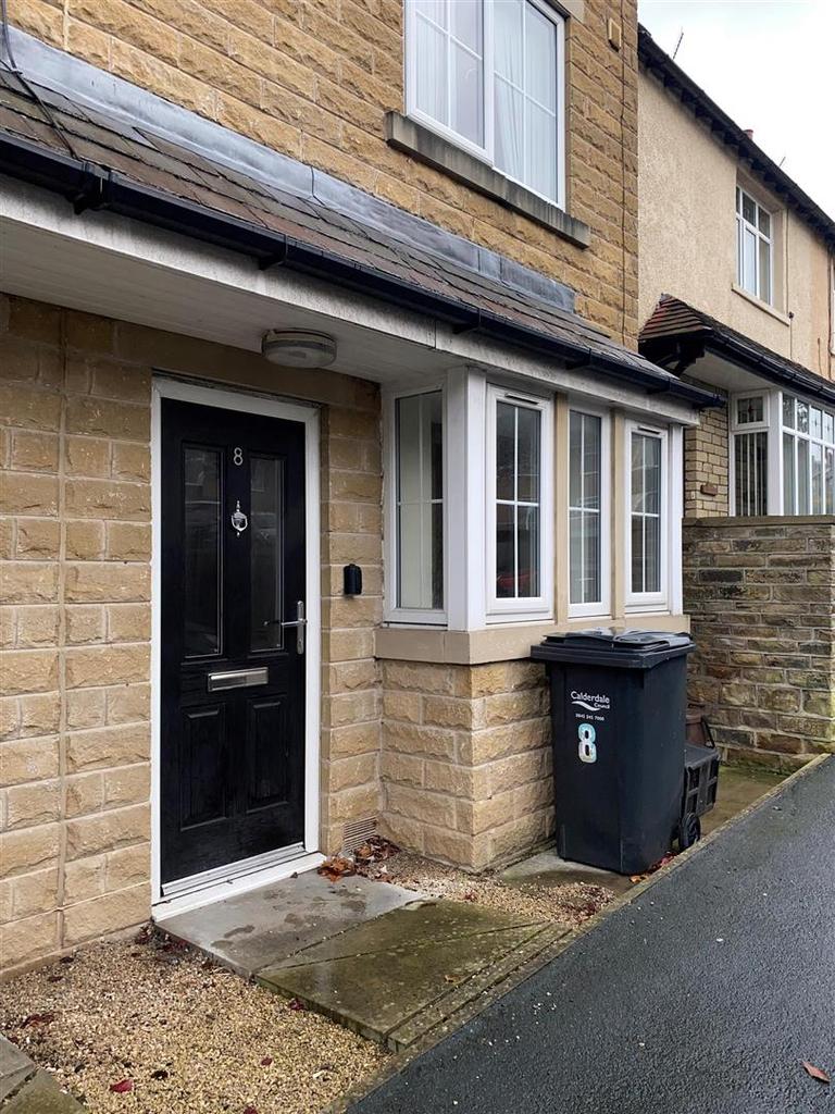 Elizabeth Street, Elland, Halifax... 1 bed flat £460 pcm (£106 pw)