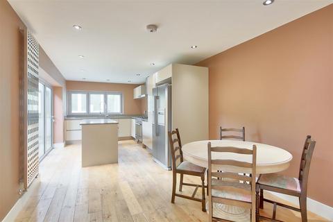 68 Alexandra Road, London, SW19 7LE