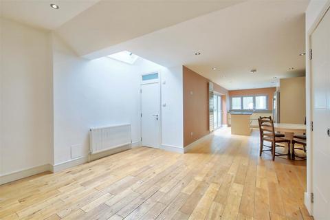68 Alexandra Road, London, SW19 7LE
