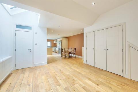 68 Alexandra Road, London, SW19 7LE