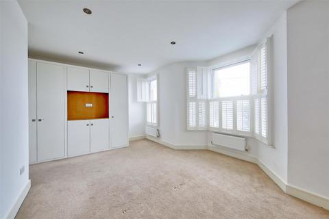 68 Alexandra Road, London, SW19 7LE