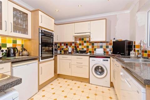 10 Burford Close, Worthing, BN14 9RL