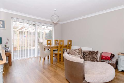 10 Burford Close, Worthing, BN14 9RL
