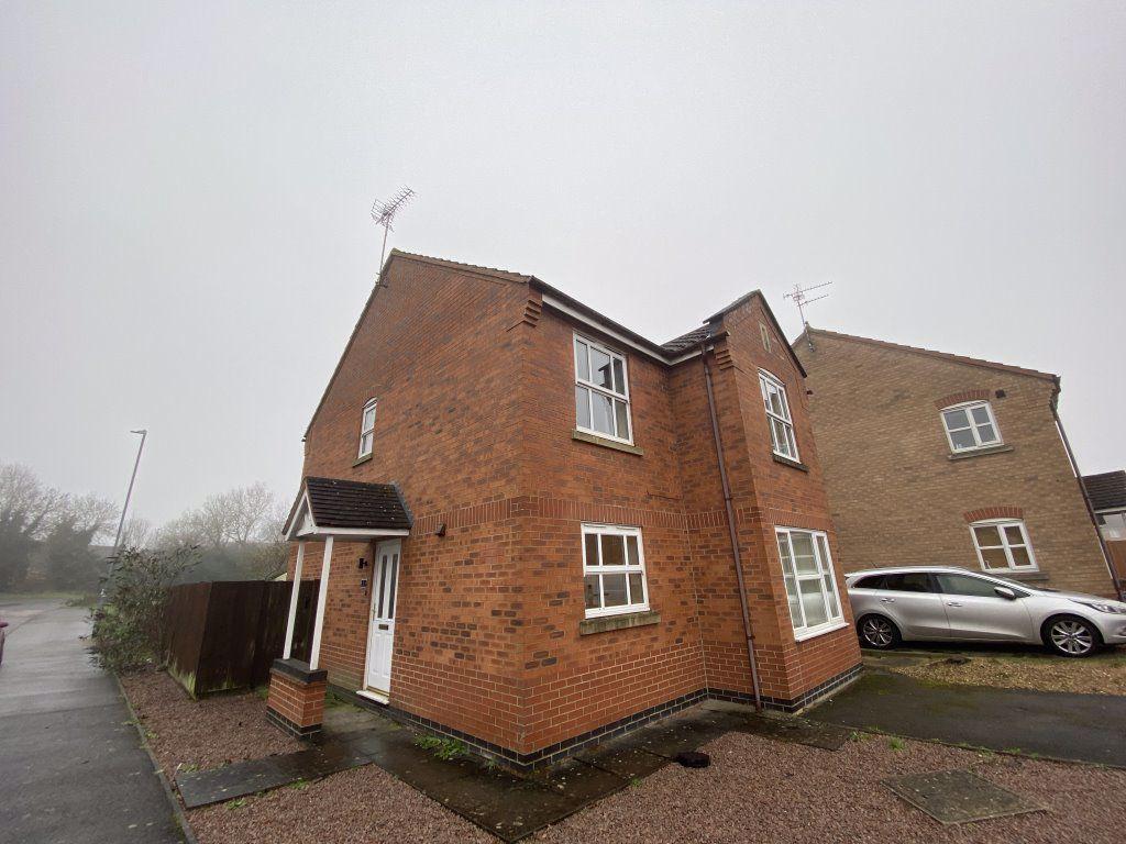 Mallory Drive, Spalding, PE11 2FJ 3 bed detached house £995 pcm (£230 pw)