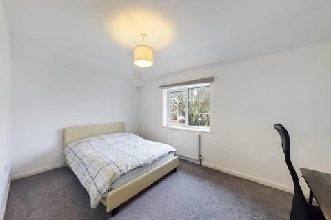 16 Queensgate, Bridlington, YO16 7LX