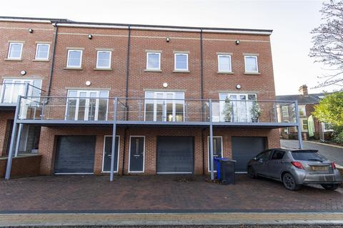 4 bedroom townhouse for sale, Newbold Road, Newbold, Chesterfield