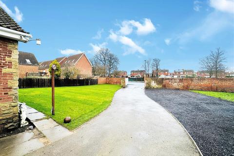 3 bedroom detached bungalow for sale, Wistow Road, Selby
