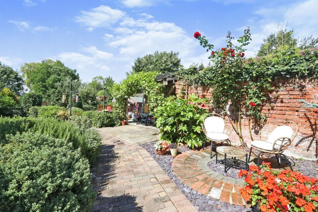 Kiln view garden 3.jpeg