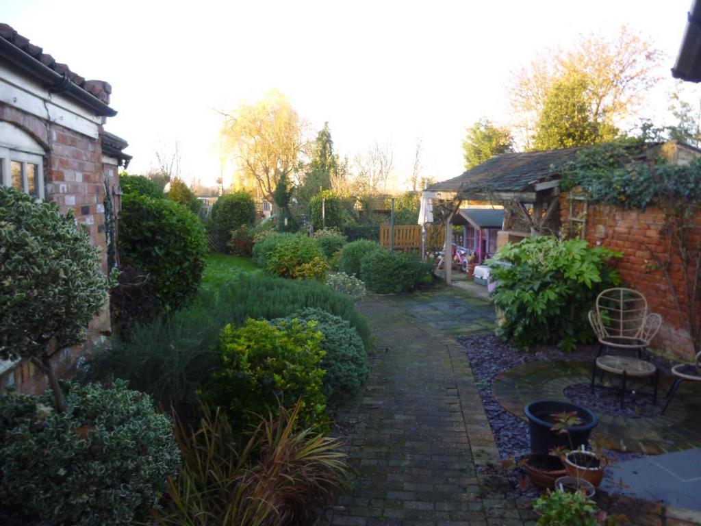Front secion of rear garden.JPG