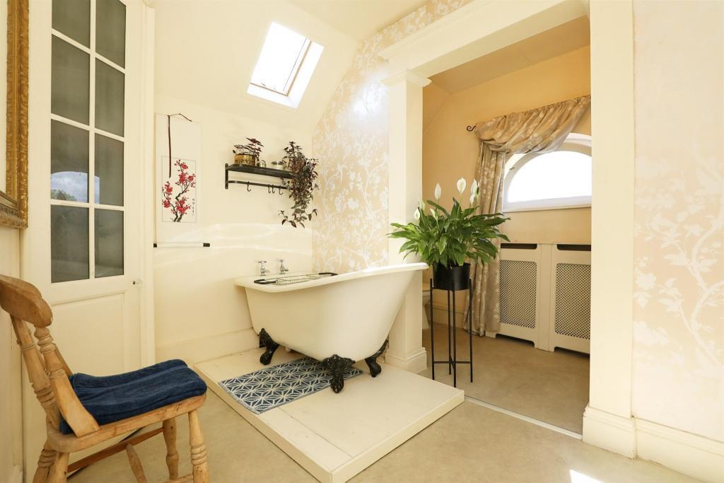 Kiln View Master dressing en suite.jpeg