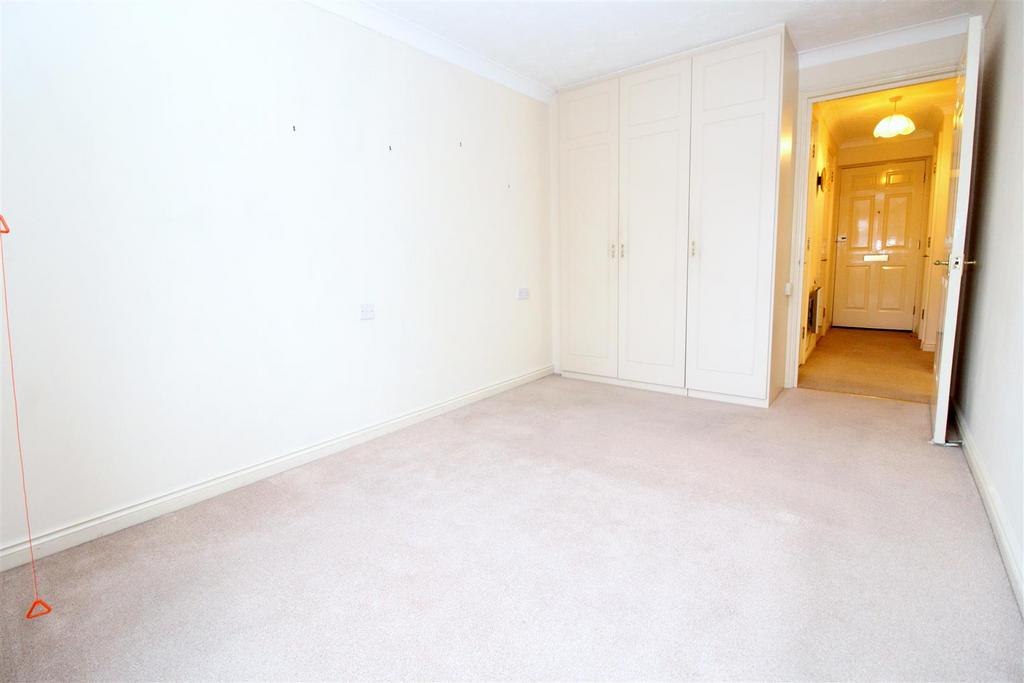 Bedroom - 2.JPG