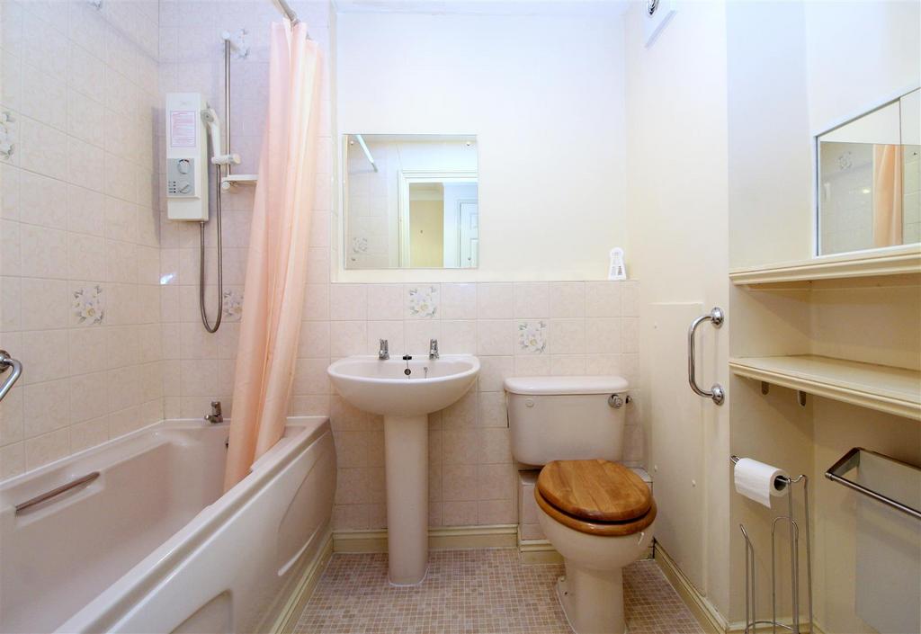 Bathroom.JPG