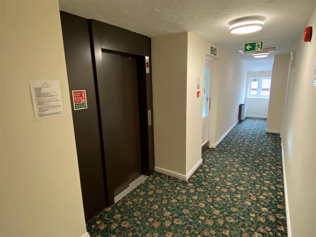 056 Davis Court - 7.jpg