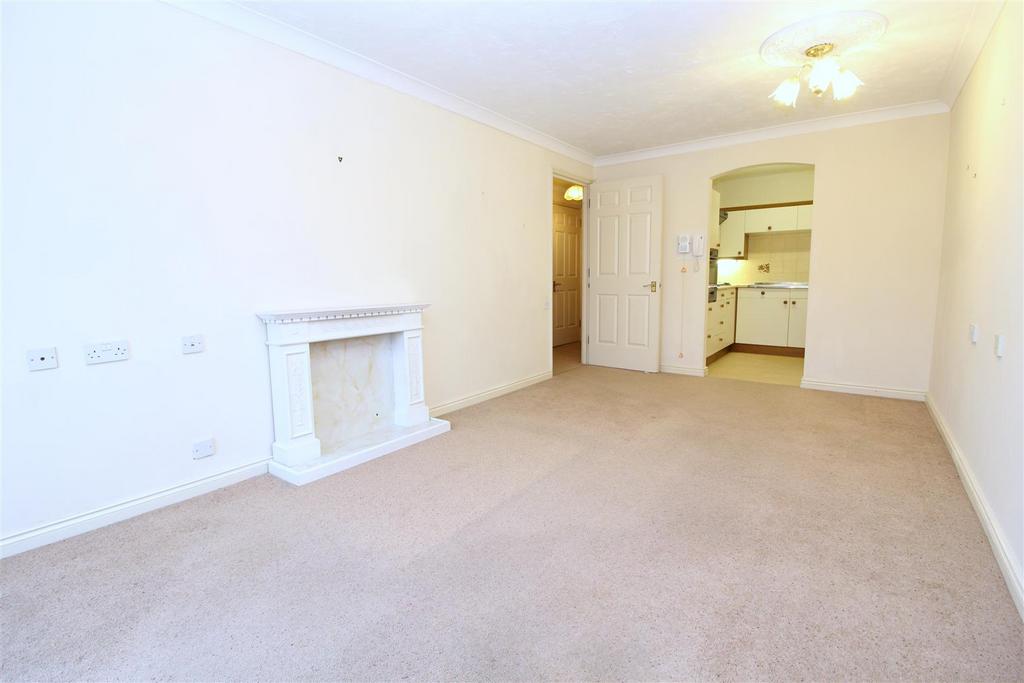 Living Room - 3.JPG