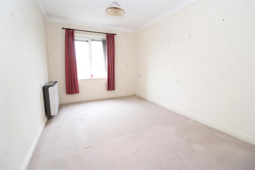 Bedroom - 3.JPG